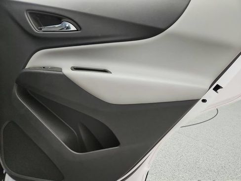 Used 2023 Chevrolet Equinox LS FWD image 29