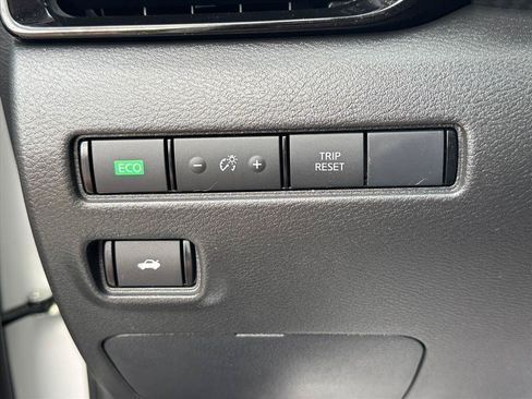Used 2025 Nissan Sentra SV FWD image 21