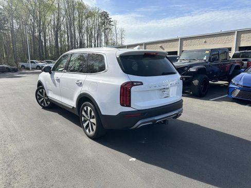 Used 2022 Kia Telluride EX w/ EX Premium Package image 8