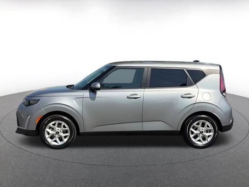 Used 2025 Kia Soul LX w/ LX Technology Package image 9