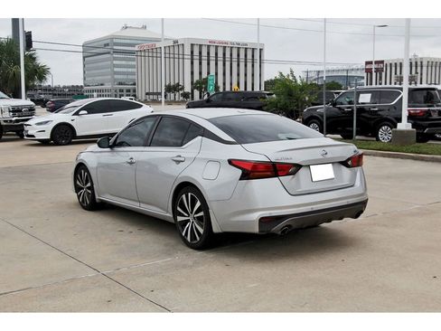 Used 2020 Nissan Altima 2.5 SR FWD image 4
