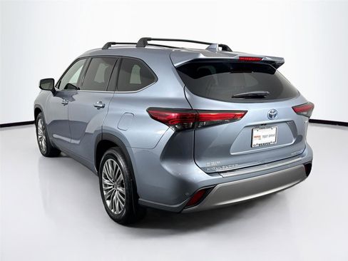 Used 2022 Toyota Highlander Platinum AWD/4WD image 13