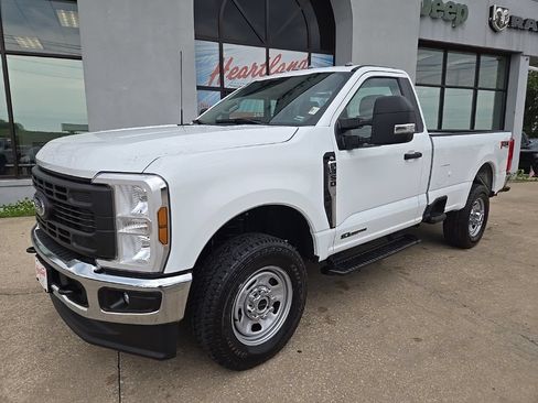 Used 2024 Ford F350 XL w/ FX4 Off-Road Package AWD/4WD image 2