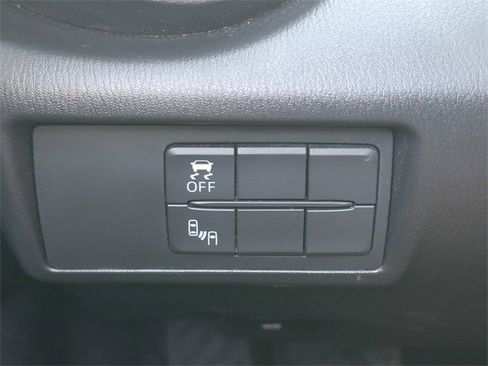 Used 2018 MAZDA MX-5 Miata Club image 22