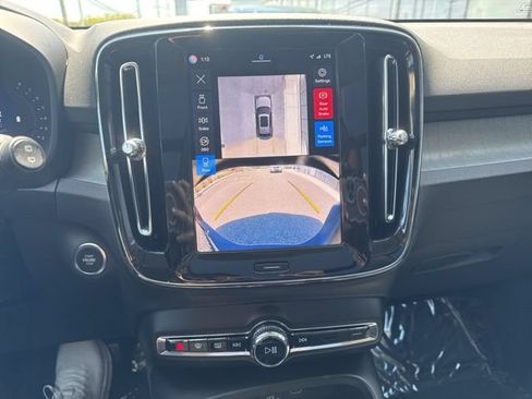 Certified 2025 Volvo XC40 B5 Plus AWD/4WD image 26