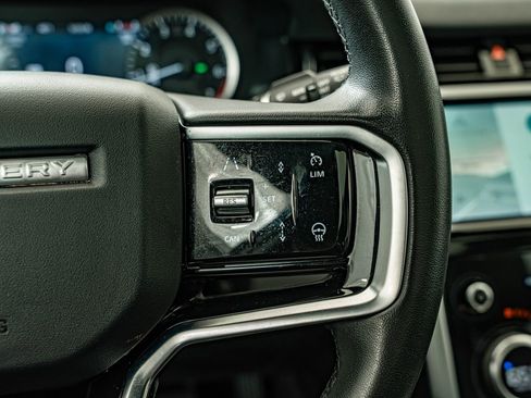 Used 2023 Land Rover Discovery Sport SE image 19