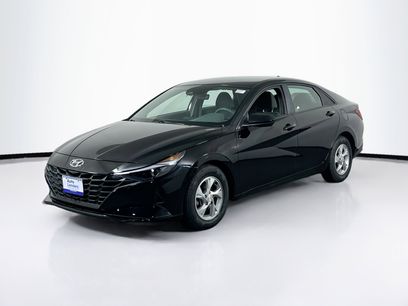 Used 2023 Hyundai Elantra SE w/ Preferred Accessory Package