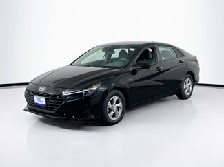 Used 2023 Hyundai Elantra SE w/ Preferred Accessory Package video 1