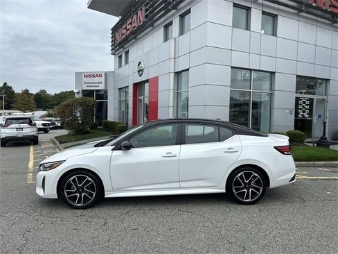 Certified 2024 Nissan Sentra SR w/ SR Premium Package image 5