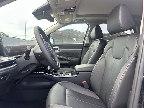 Certified 2025 Kia Sorento SX FWD image 13