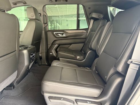 Used 2021 Chevrolet Tahoe Z71 w/ Z71 Signature Package AWD/4WD image 14