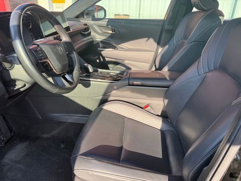 Used 2025 Toyota Crown AWD/4WD image 10
