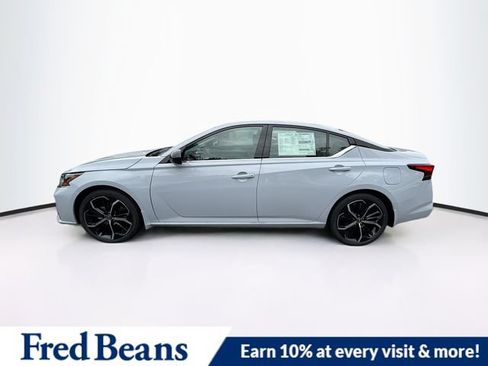 New 2025 Nissan Altima 2.5 SR w/ SR Premium Package FWD image 3