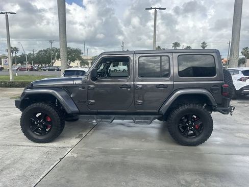 Used 2020 Jeep Wrangler Unlimited Sahara AWD/4WD image 9