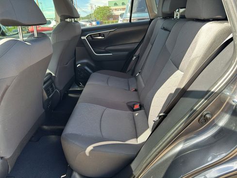 Used 2019 Toyota RAV4 XLE w/ Convenience Package FWD image 20