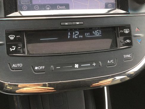 Used 2017 Toyota Avalon XLE image 15