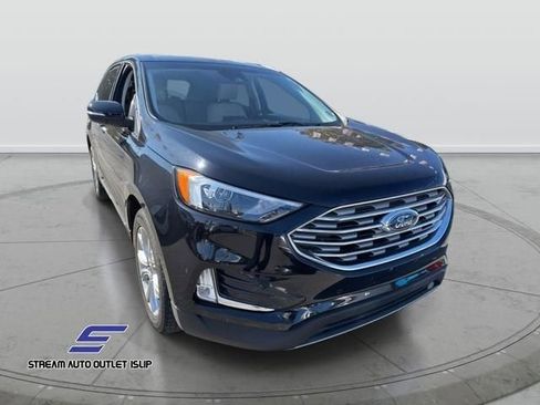 Used 2022 Ford Edge Titanium image 2