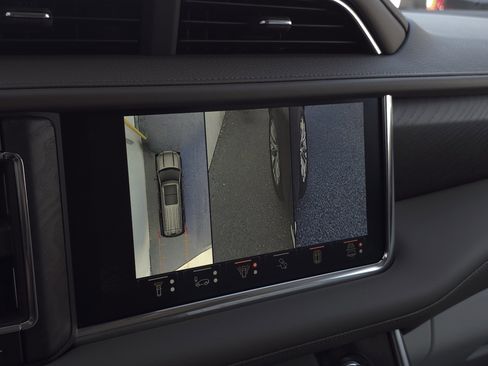 Used 2024 GMC Yukon Denali w/ Advanced Technology Package image 20