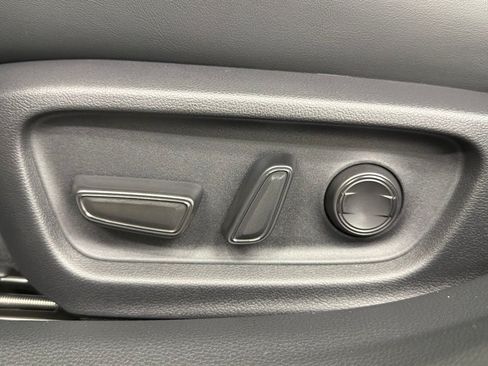 New 2027 Toyota Prius FWD image 19
