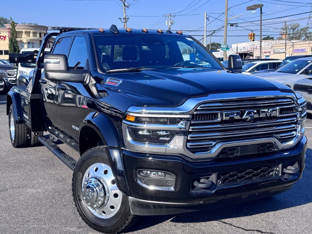 Used 2025 RAM 5500 4x4 Crew Cab w/ Laramie Trim Package image 1