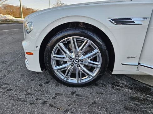Used 2022 Bentley Flying Spur Plug-In Hybrid image 10