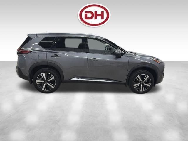 Used 2023 Nissan Rogue Platinum AWD/4WD image 2