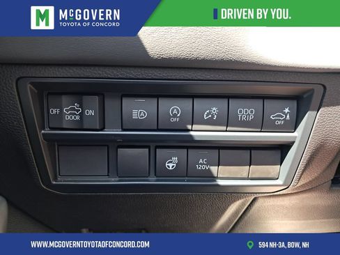 Used 2024 Toyota Tundra Platinum AWD/4WD image 27