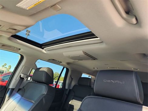 Used 2019 GMC Yukon Denali w/ Denali Ultimate Package image 22