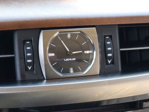 Used 2016 Lexus LX 570 4WD image 30
