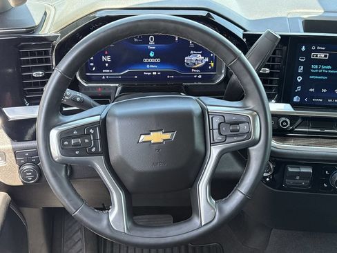 Used 2025 Chevrolet Silverado 2500 LT w/ Convenience Package AWD/4WD image 13
