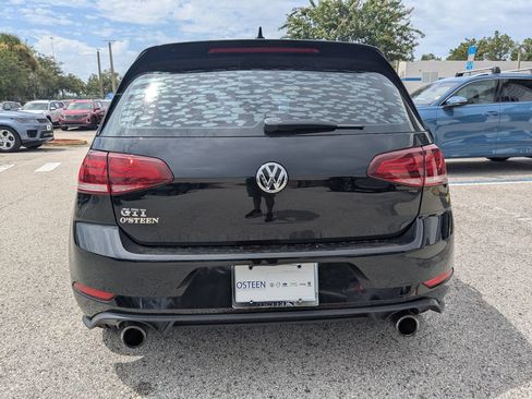 Used 2018 Volkswagen GTI SE FWD image 5