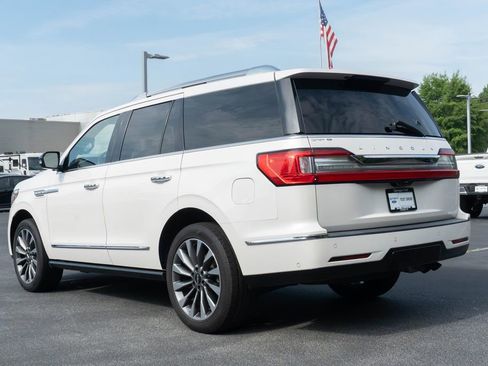 Used 2019 Lincoln Navigator Select w/ Technology Package RWD image 12
