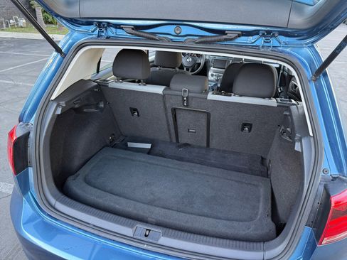 Used 2016 Volkswagen e-Golf SE image 20