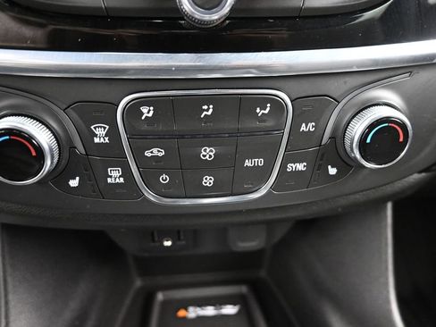 Used 2022 Chevrolet Traverse LT w/ LPO, Floor Liner Package AWD/4WD image 19