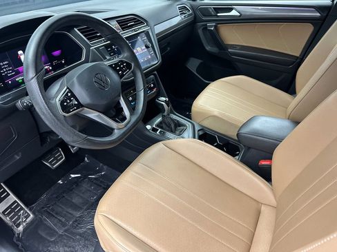 Used 2022 Volkswagen Tiguan SE R-Line FWD image 9