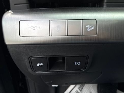 Used 2024 Hyundai Kona Limited FWD image 34