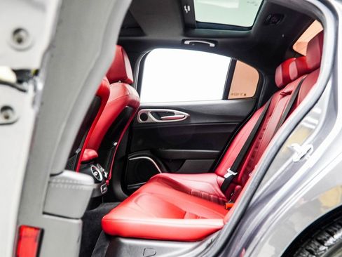 Used 2023 Alfa Romeo Giulia Veloce image 36