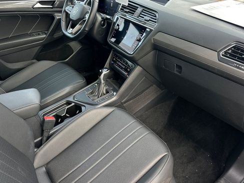 Used 2023 Volkswagen Tiguan SE R-Line FWD image 17