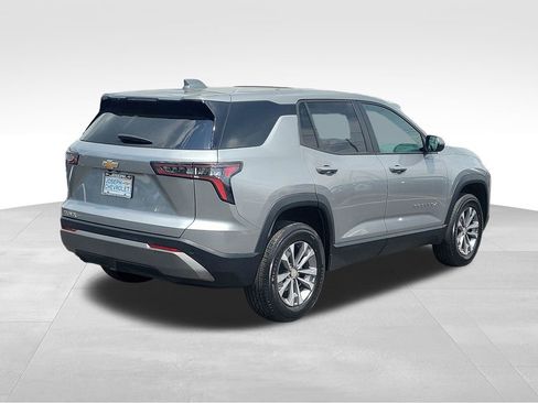 Used 2025 Chevrolet Equinox LT FWD image 4