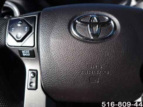 Used 2021 Toyota Tacoma TRD Off-Road image 23