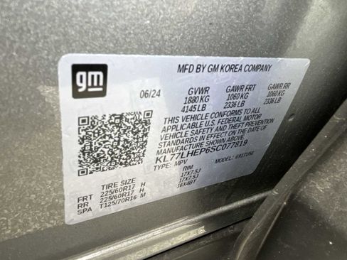 Used 2025 Chevrolet Trax LT w/ Driver Confidence Package image 31
