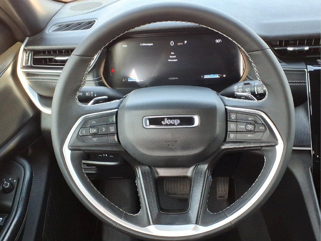 Used 2025 Jeep Grand Cherokee L Altitude RWD image 23