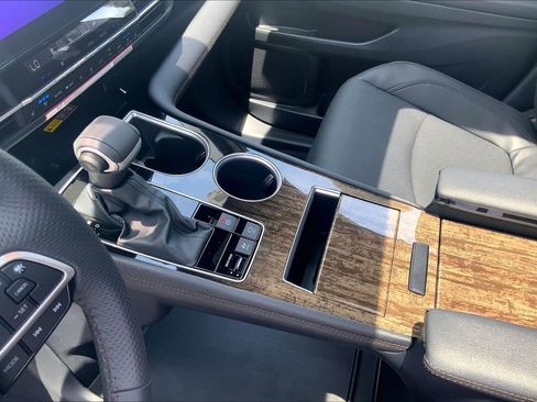 New 2026 Toyota Sienna Limited AWD/4WD image 10