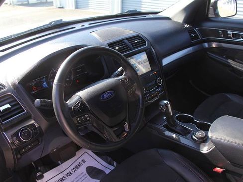 Used 2019 Ford Explorer XLT w/ Equipment Group 202A AWD/4WD image 20