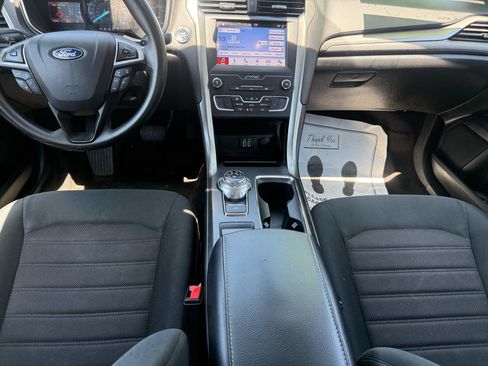 Used 2019 Ford Fusion SE FWD image 13