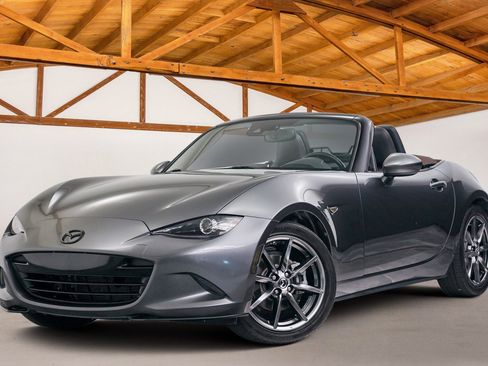 Used 2019 MAZDA MX-5 Miata Grand Touring image 1