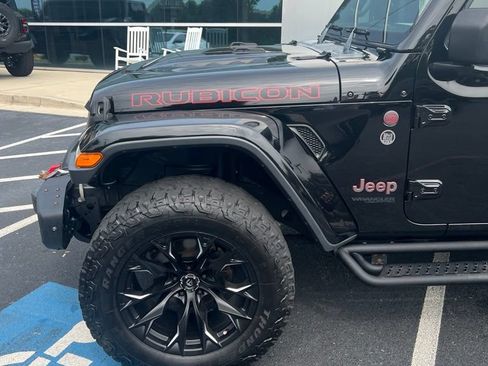 Used 2019 Jeep Wrangler Unlimited Rubicon AWD/4WD image 2