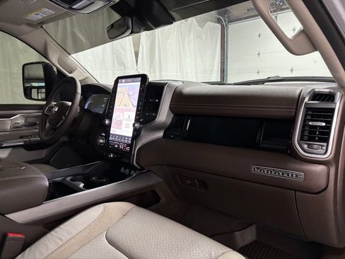 Used 2025 RAM 1500 Laramie AWD/4WD image 61