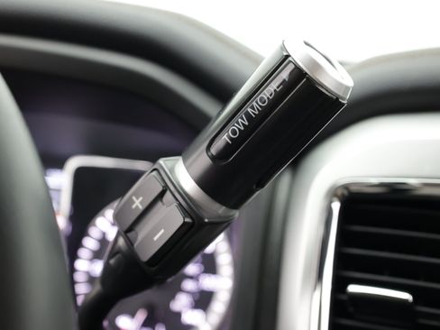 Used 2016 Nissan Titan SL RWD image 26