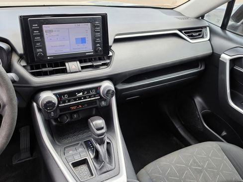 Used 2020 Toyota RAV4 XLE FWD image 11